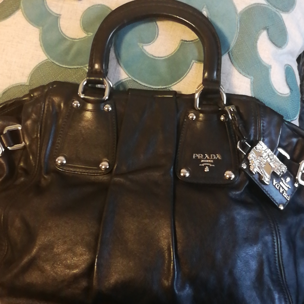 Prada 👜 - Picture 2 of 10